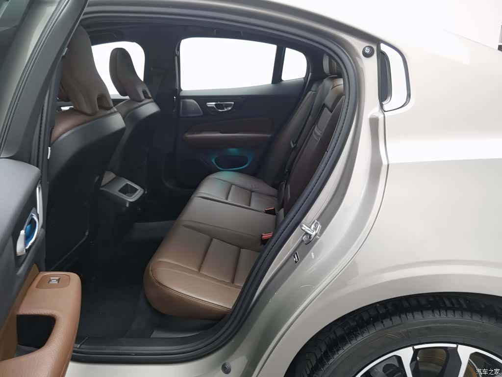 Volvo S60, 2021 15