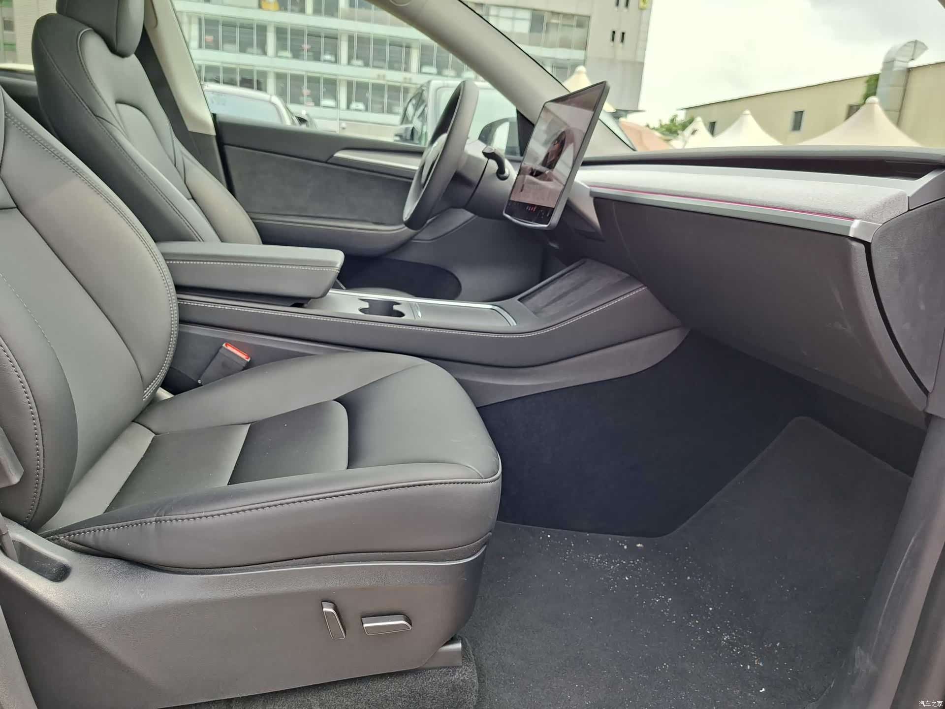 Tesla Model Y, 2024 15