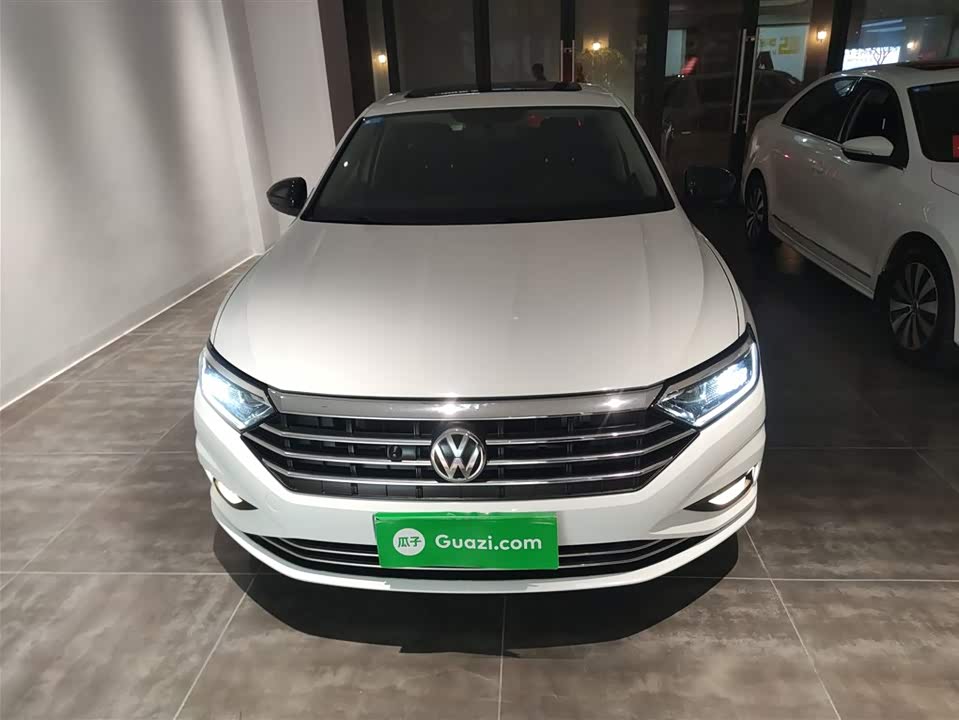Volkswagen Sagitar