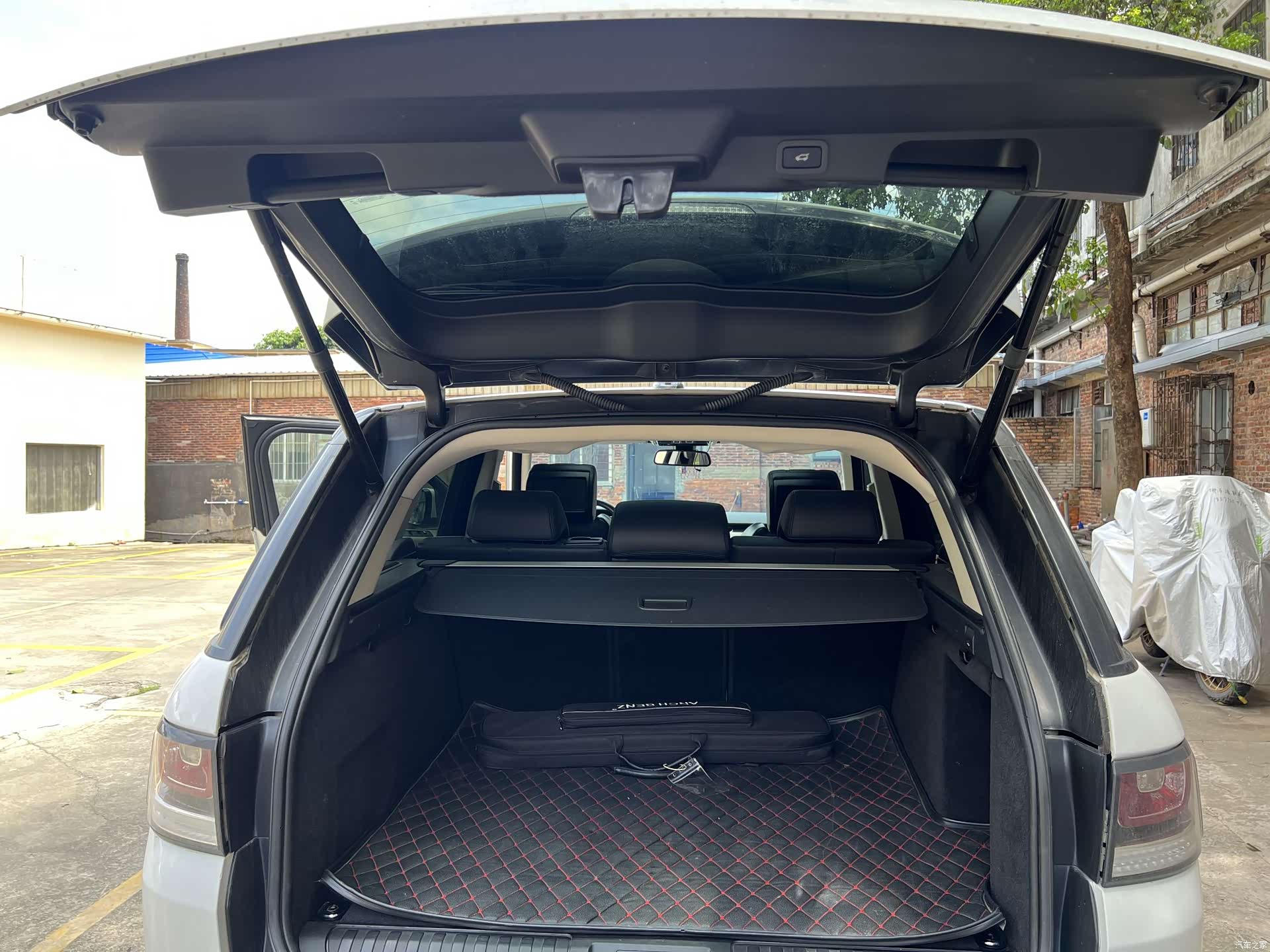 Land Rover Range Rover, 2015 11