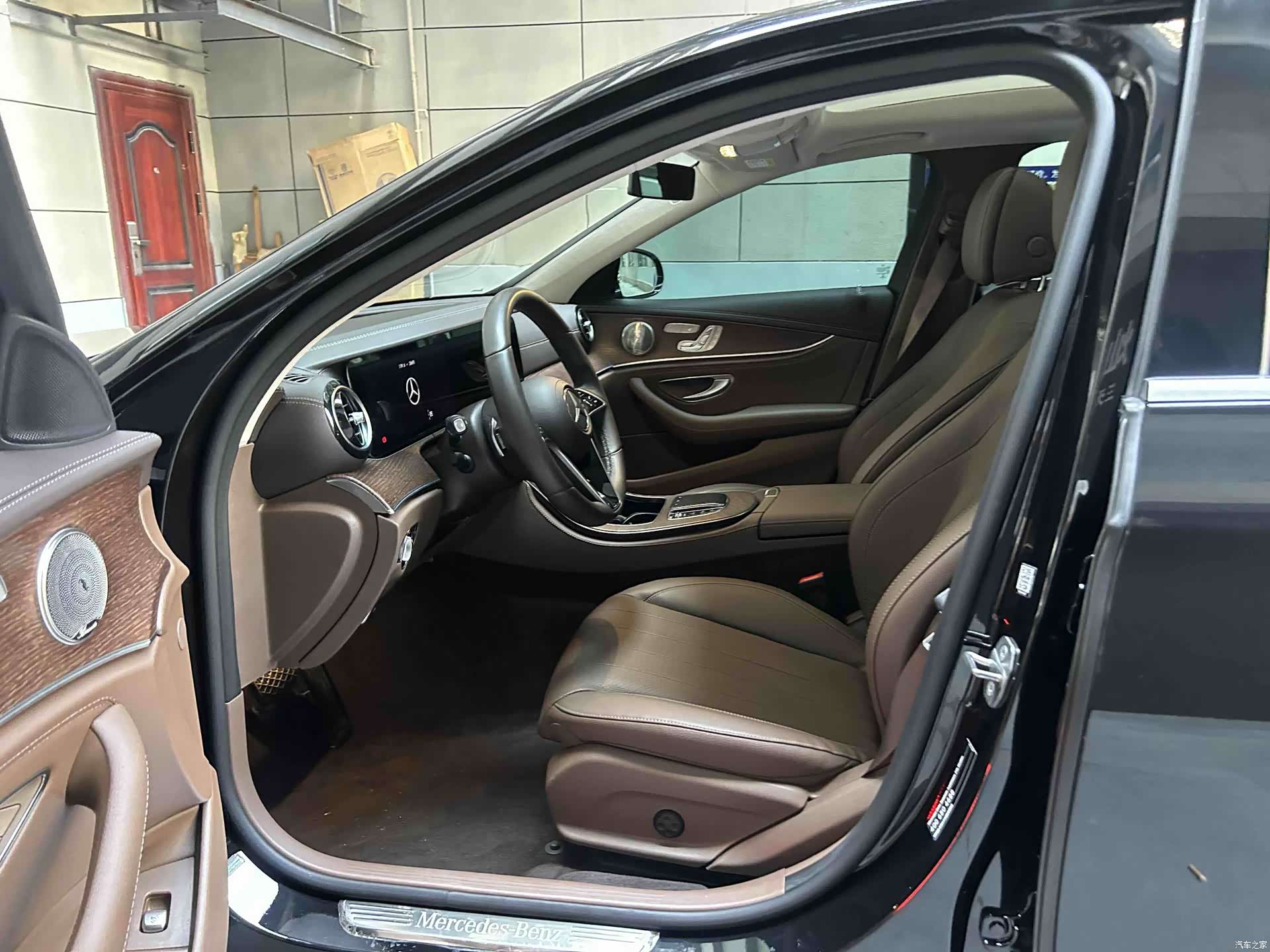 Mercedes-Benz E-Class, 2023 6