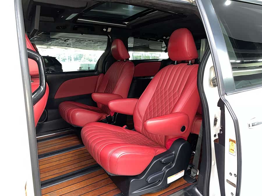 Toyota SIENNA 2016, фото 12