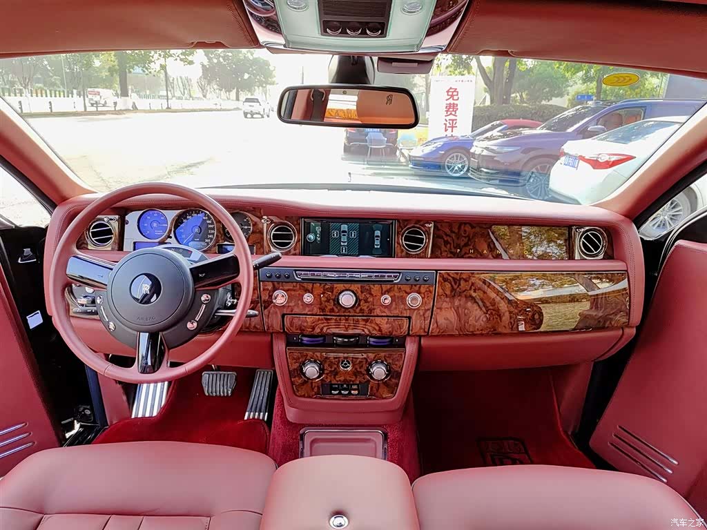 Rolls-Royce Phantom, 2014 10