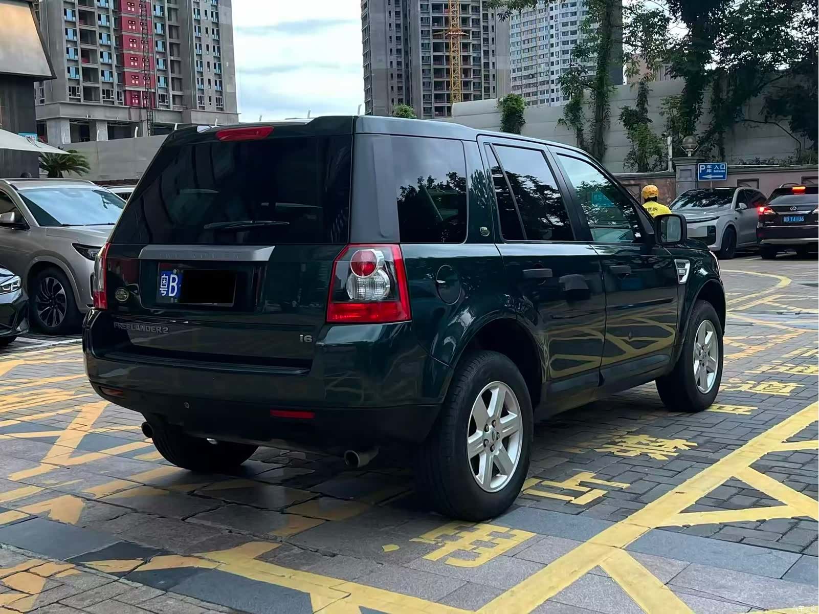 Land Rover i6, 2010 9