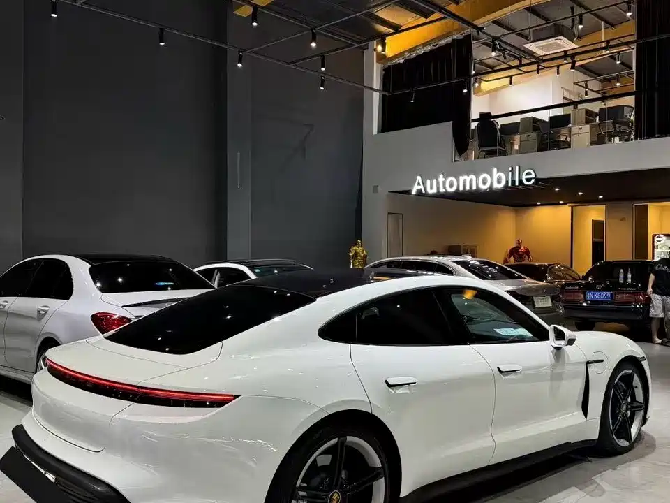 Porsche Taycan