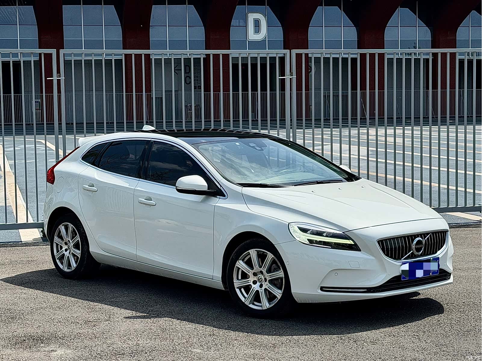 Volvo V40, 2017 3