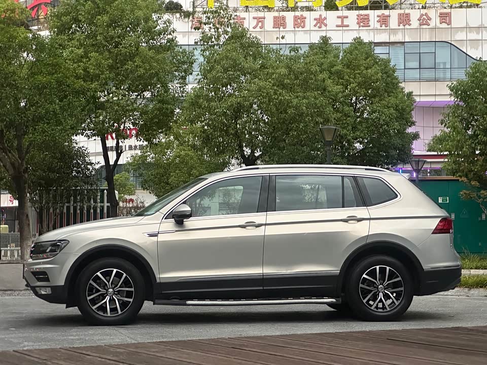 Volkswagen Tiguan L