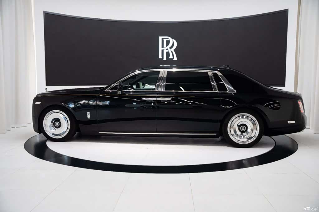 Rolls-Royce Phantom, 2021 6