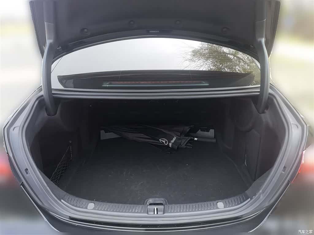 Mercedes-Benz E-Class, 2021 20