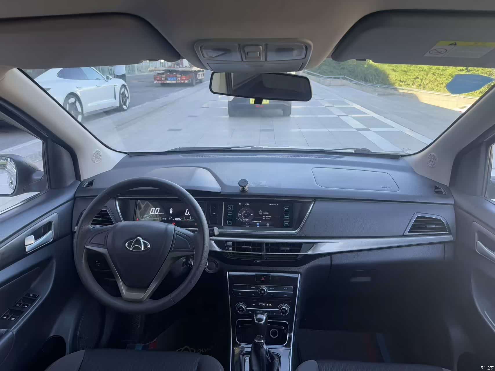 Changan A600EV, 2021 все фото