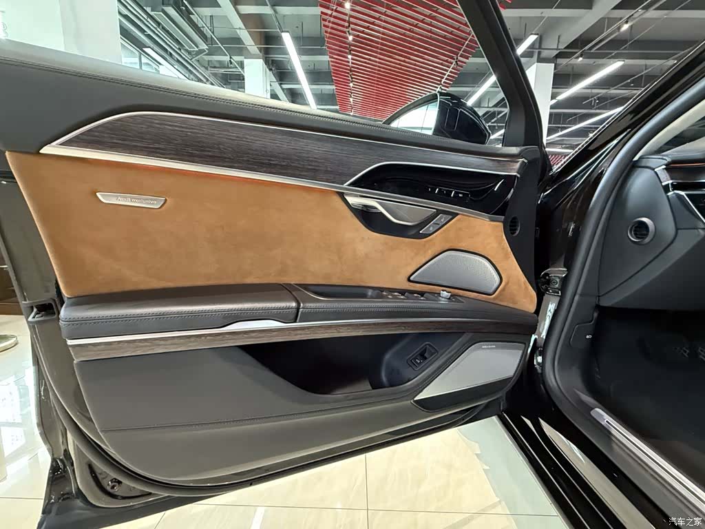 Audi A8L, 2022 32