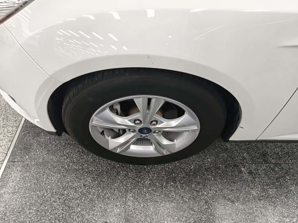 Ford Focus, 2015 23