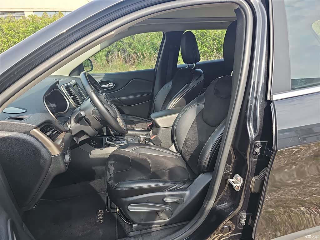 Jeep Cherokee, 2016 8
