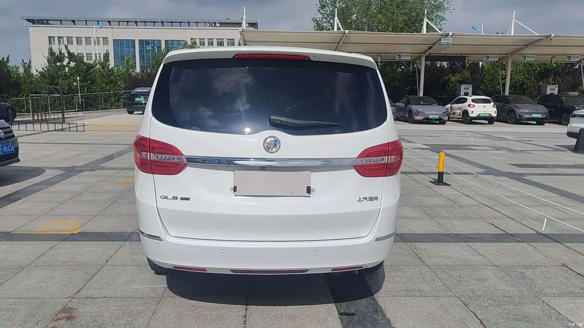 Buick GL8, 2018 3