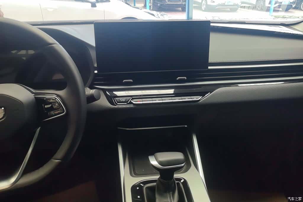 Geely Emgrand, 2025 13
