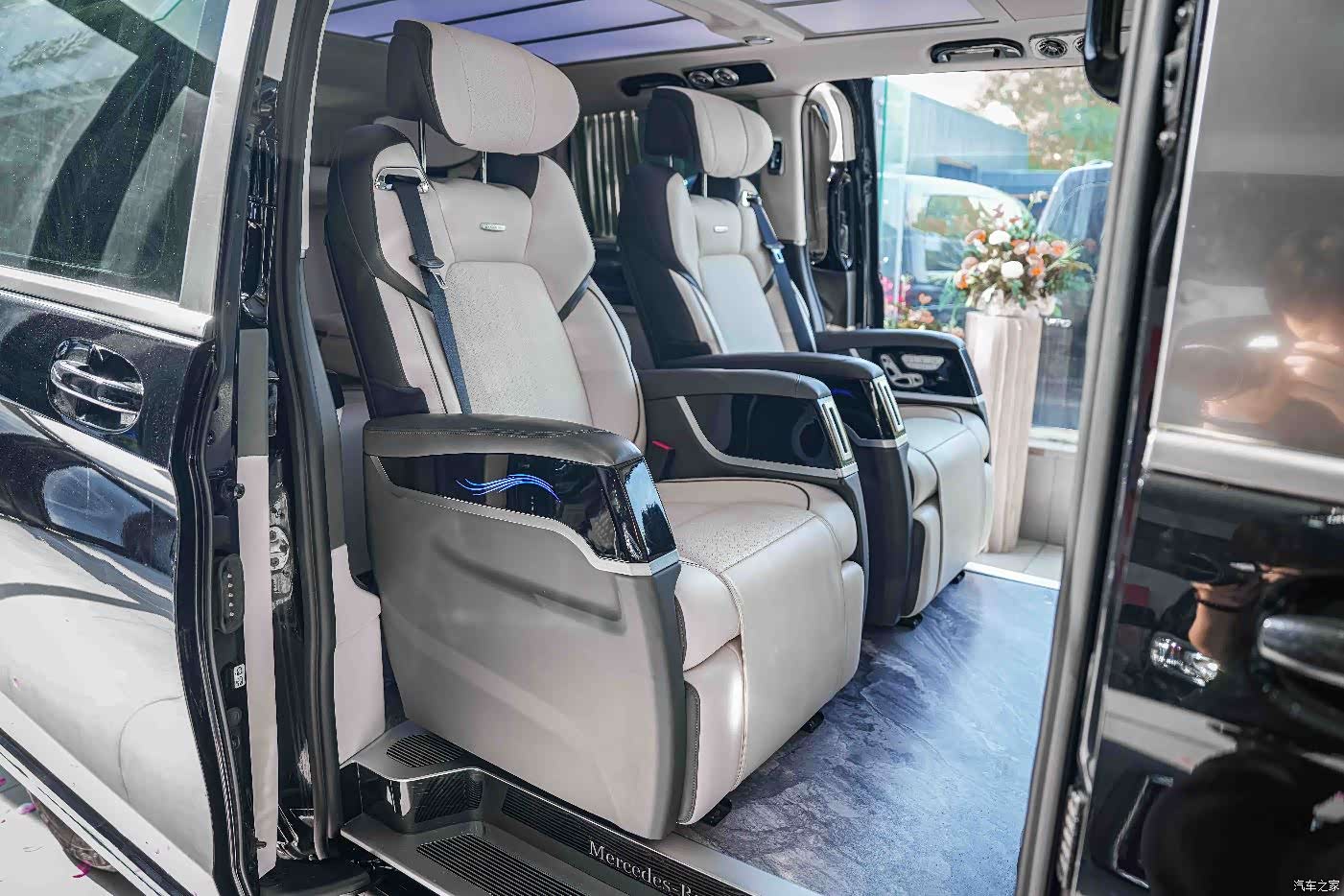 Mercedes-Benz 7, 2024 6