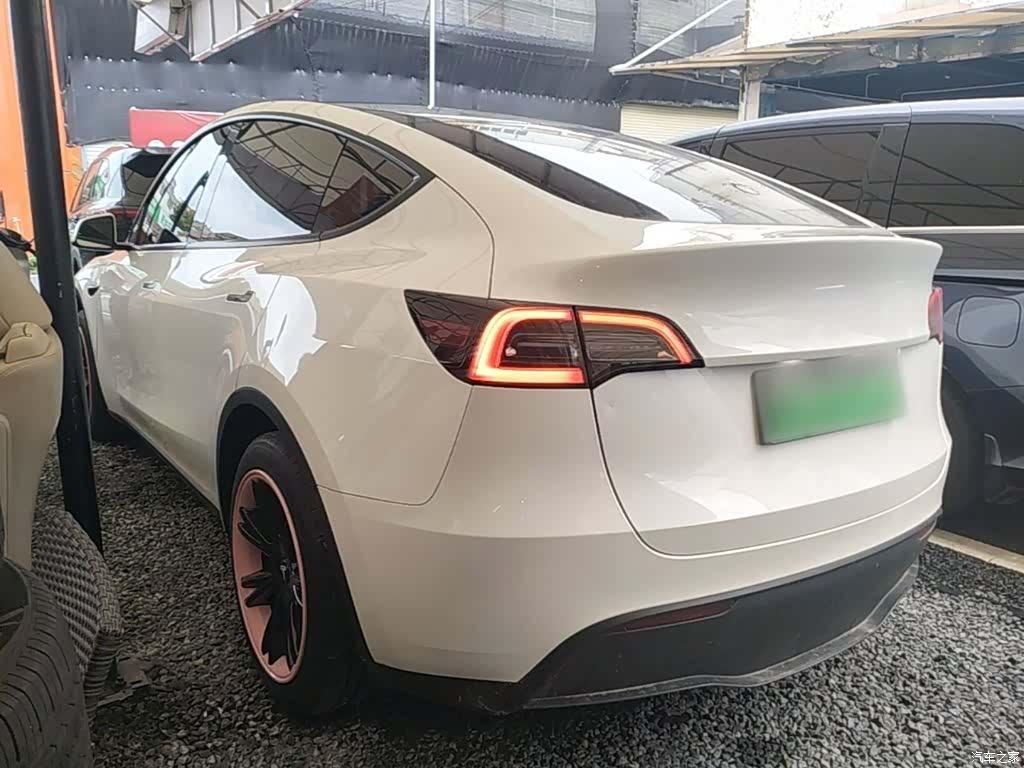 Tesla Model Y, 2024 все фото