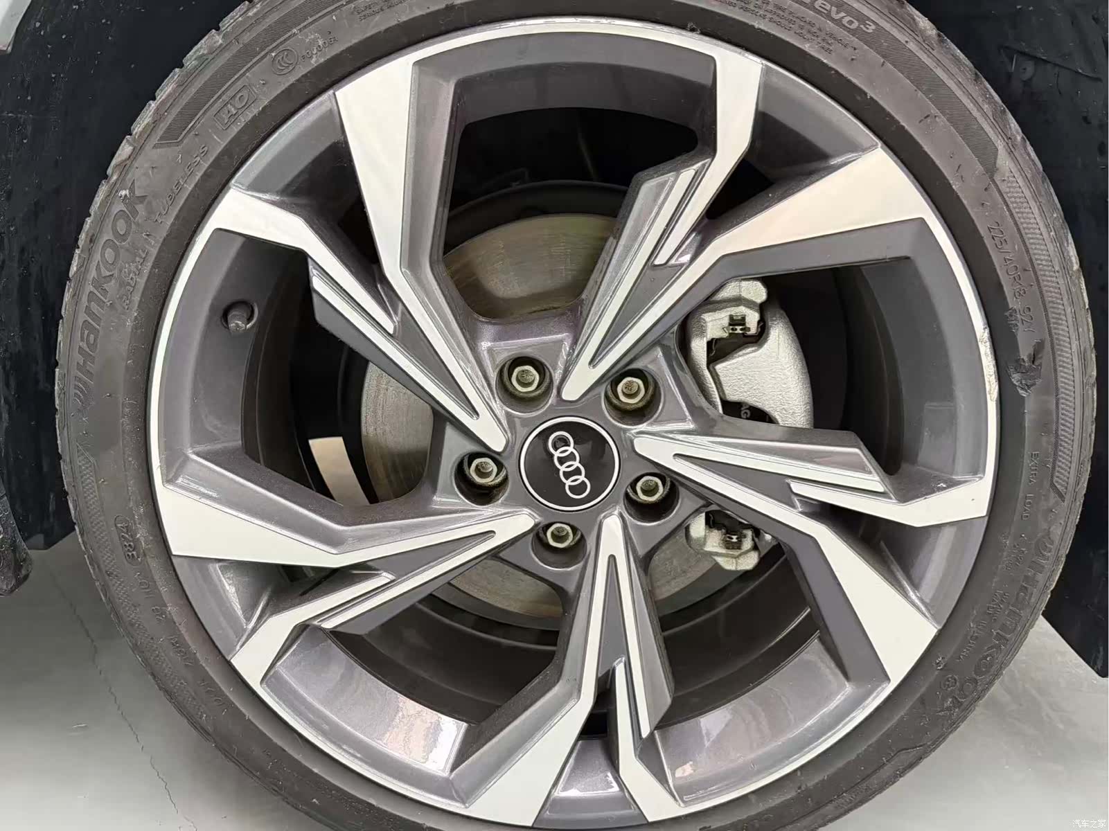 Audi Flying Spur, 2024 19
