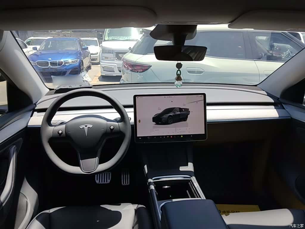 Tesla Model Y, 2024 10