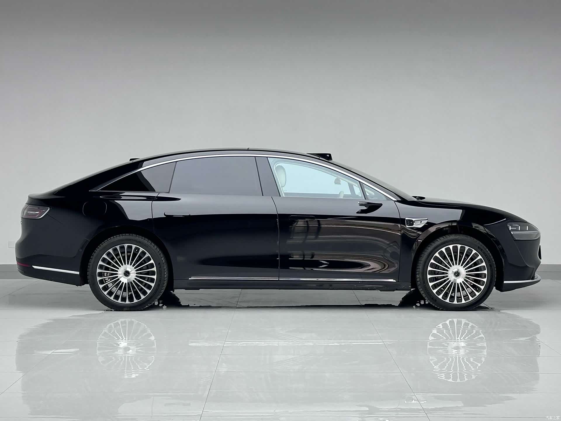 Stelato S9, 2025 4