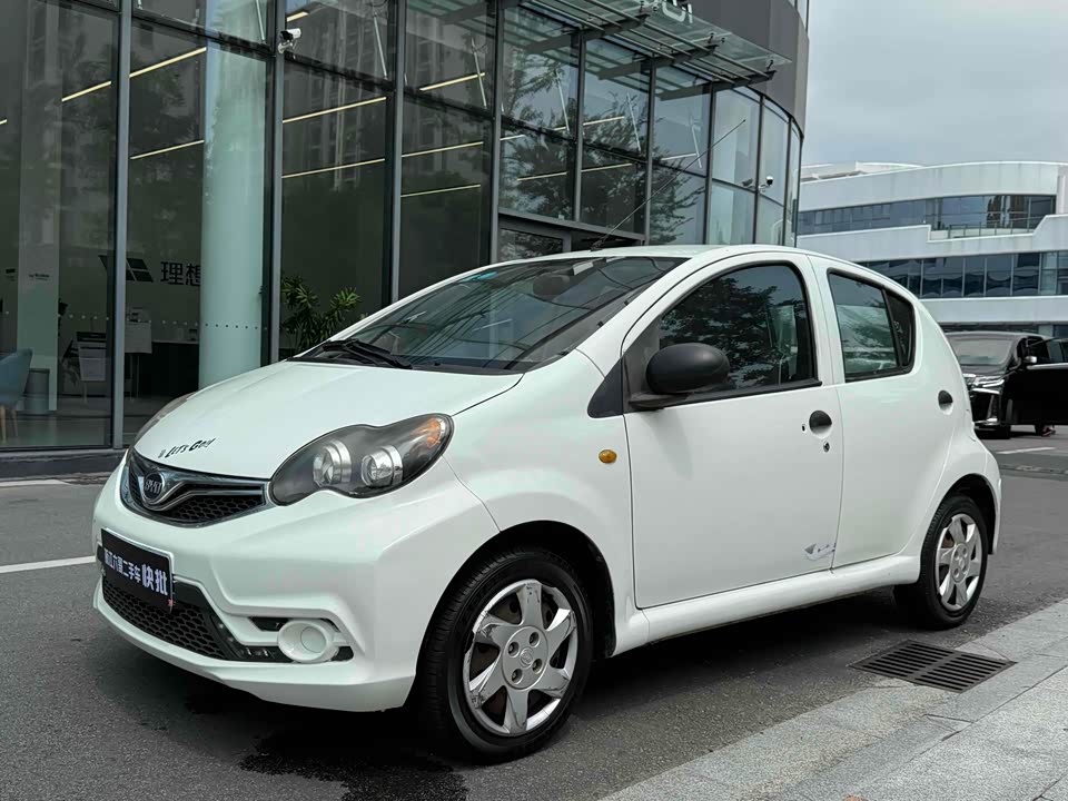 BYD F0