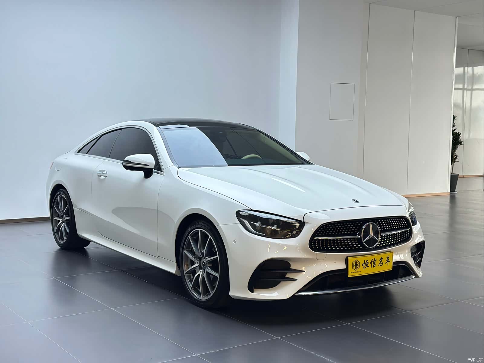 Mercedes-Benz E-Class, 2024 3