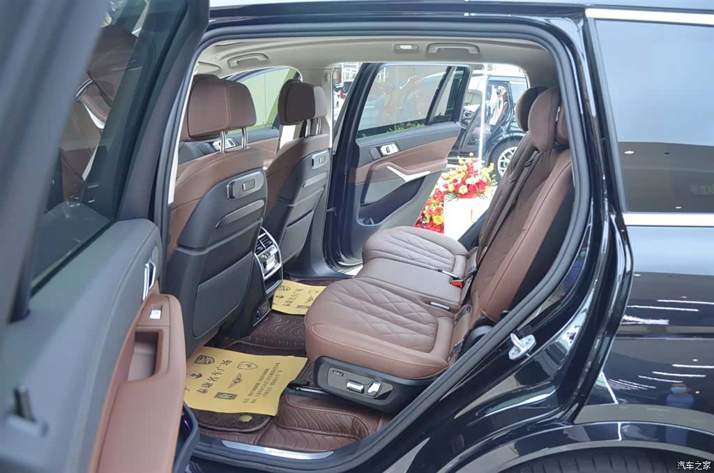 BMW X7, 2025 все фото
