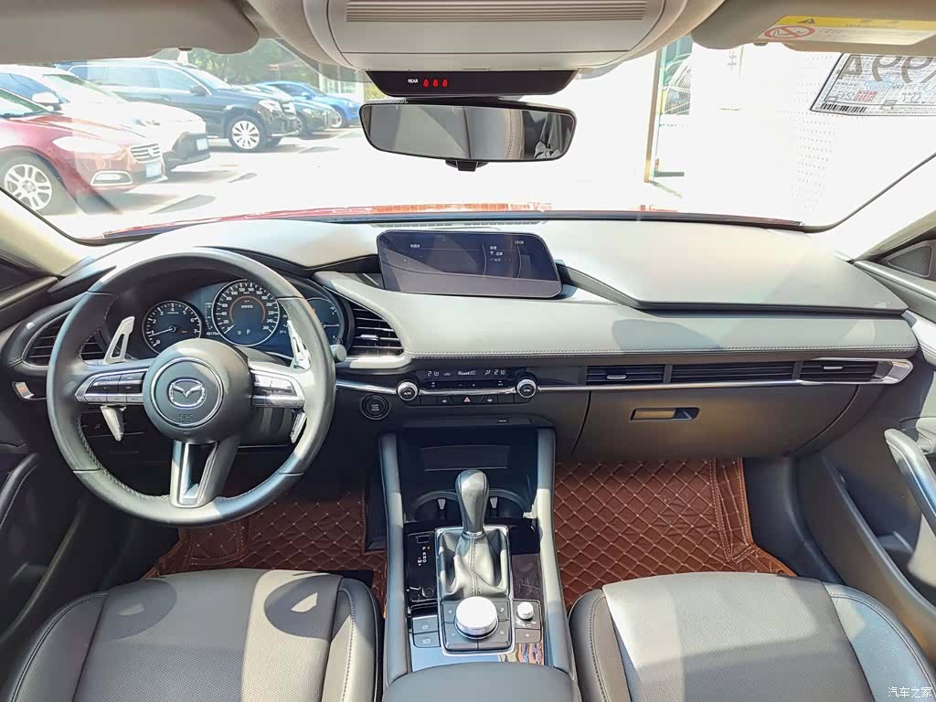 Mazda Mazda3, 2023 10