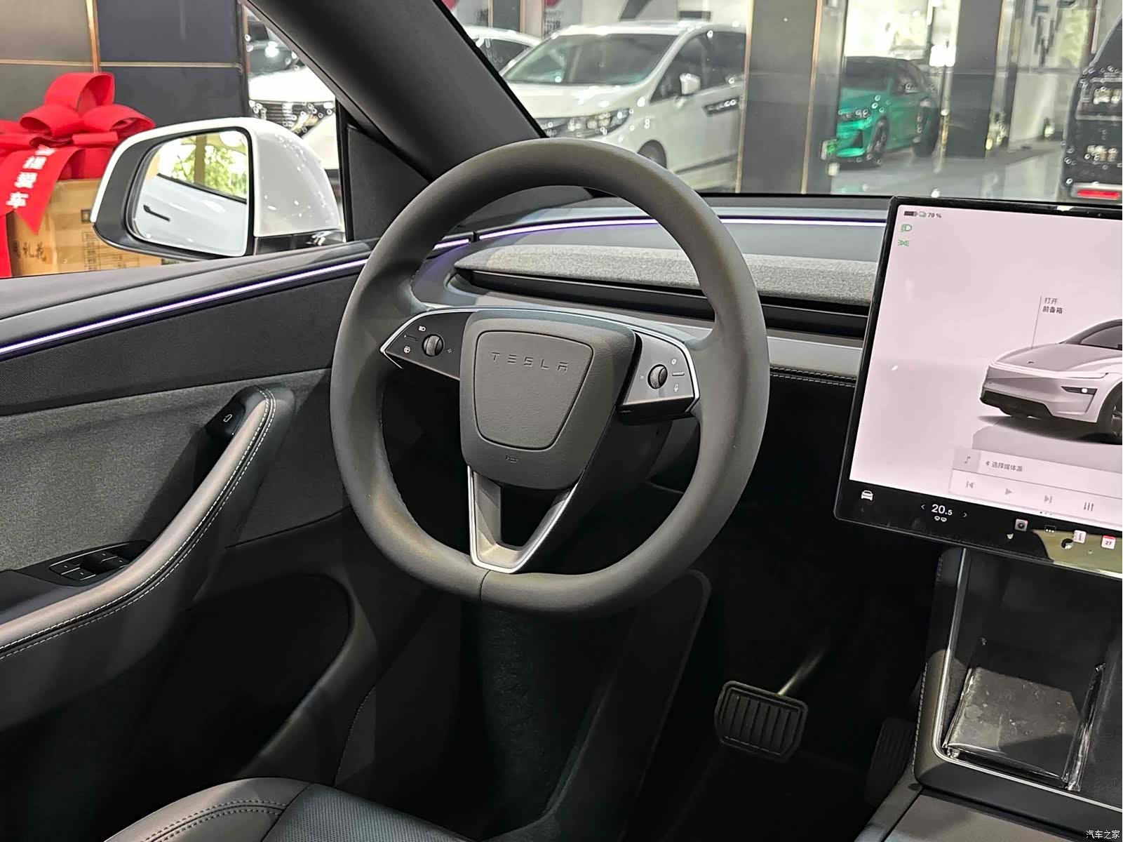Tesla Model Y, 2026 14