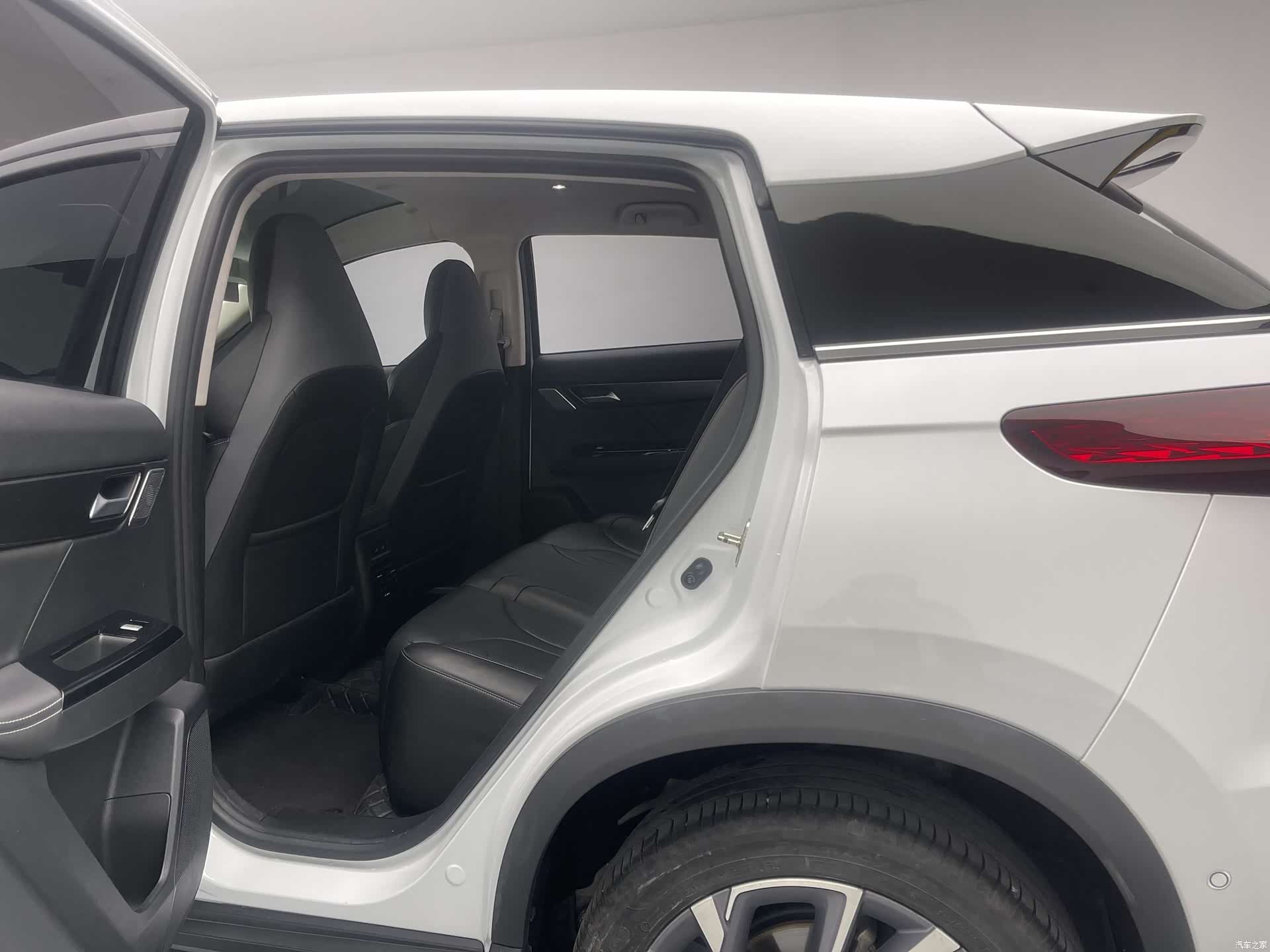 Xpeng G3i, 2022 19