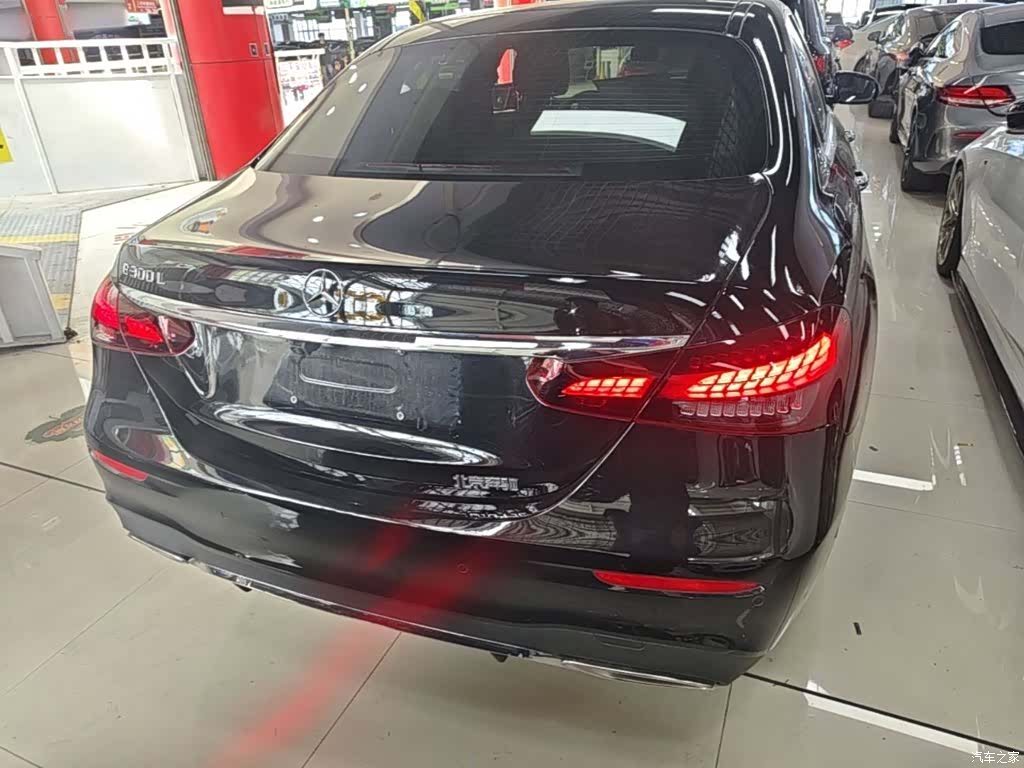 Mercedes-Benz E-Class, 2024 6