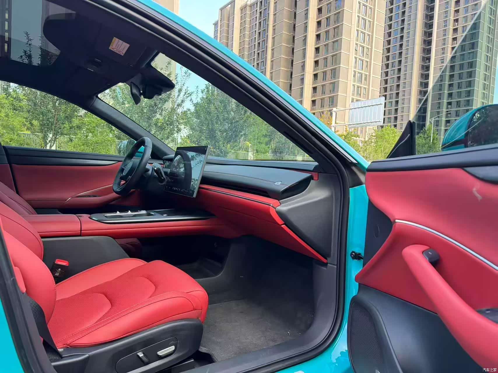 Xiaomi SU7, 2025 6