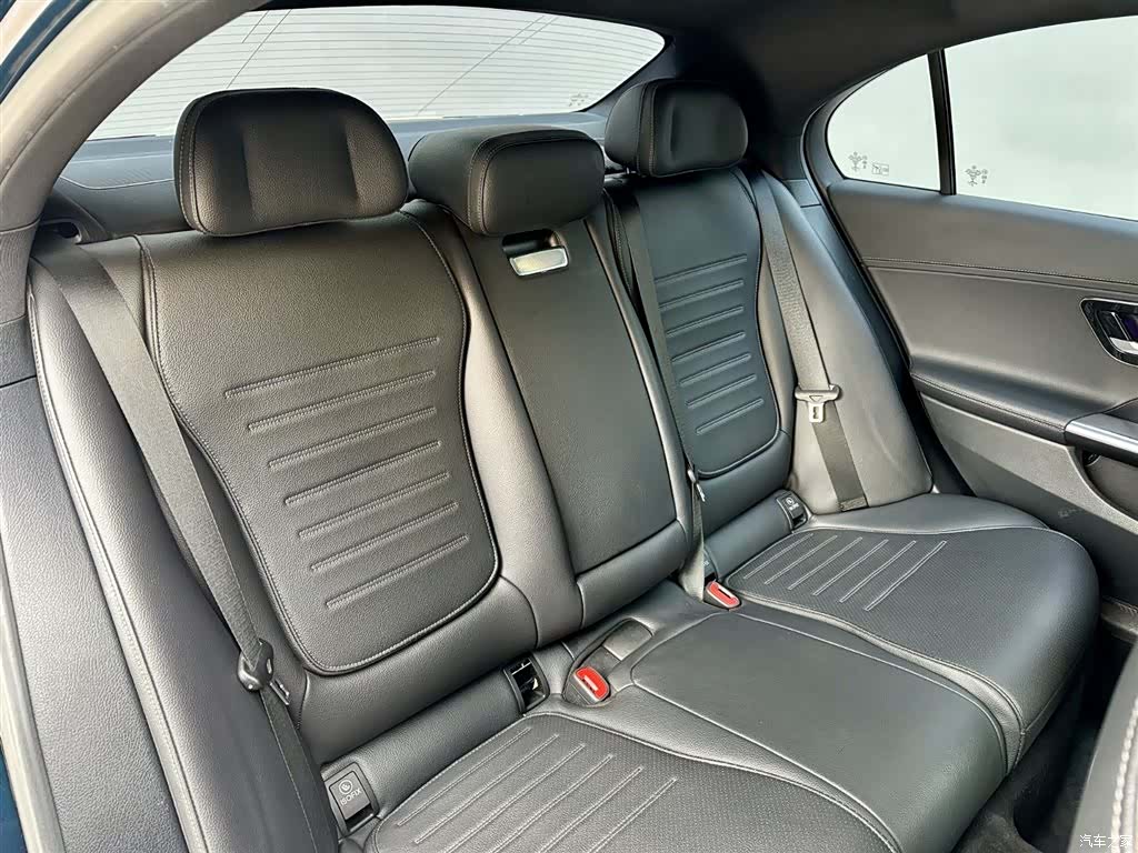 Mercedes-Benz C-Class, 2023 8