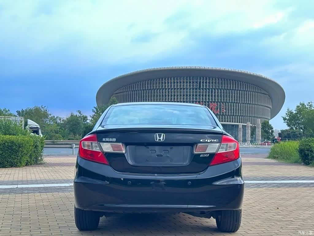 Honda Civic, 2011 все фото