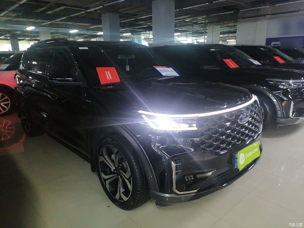 Ford Explorer, 2023 12