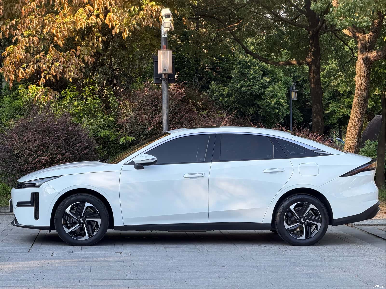 Geely Galaxy L6, 2025 15