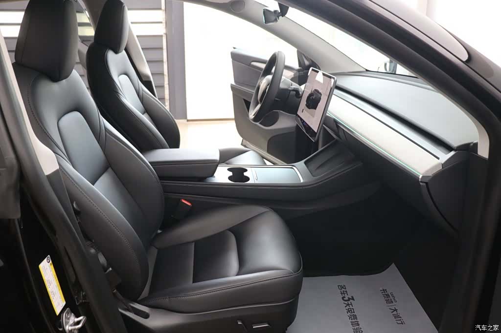 Tesla Model Y, 2024 22