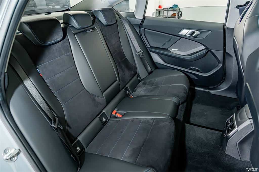BMW 2 Series, 2025 23