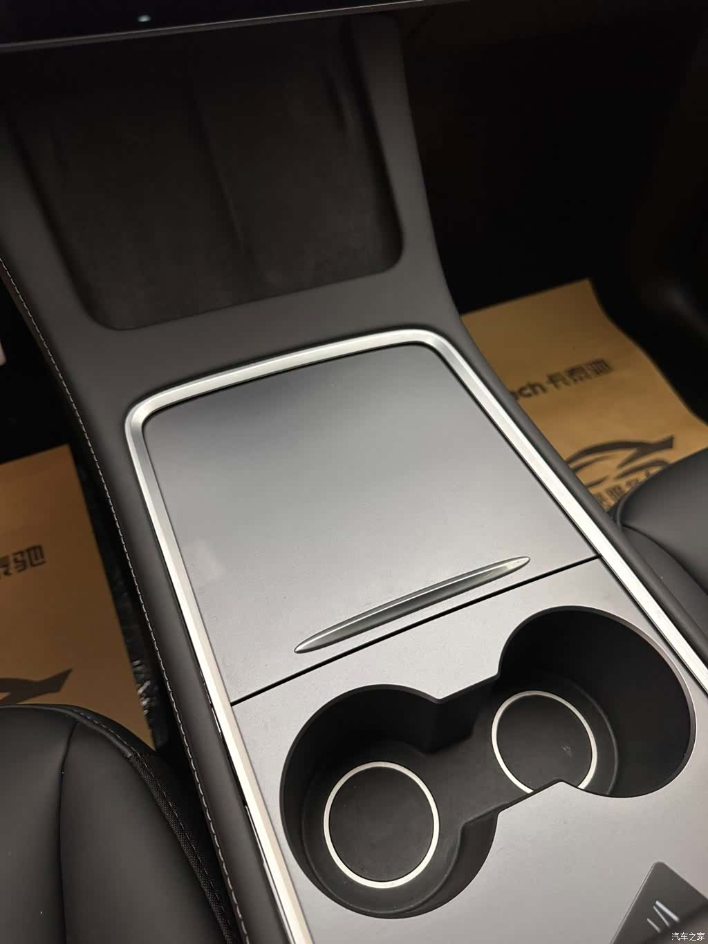 Tesla Model Y, 2023 17