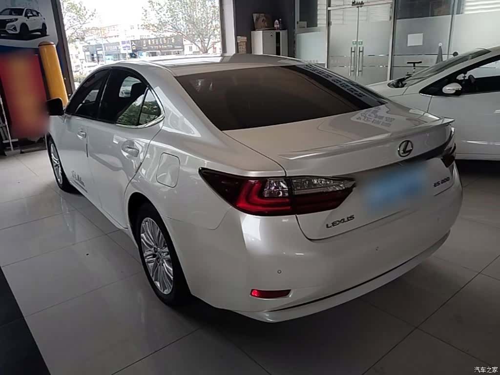 Lexus ES, 2017 все фото