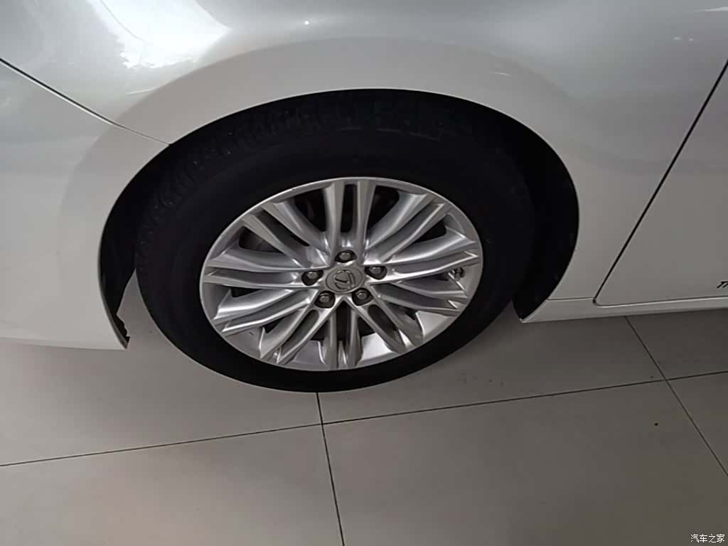Lexus ES, 2017 23