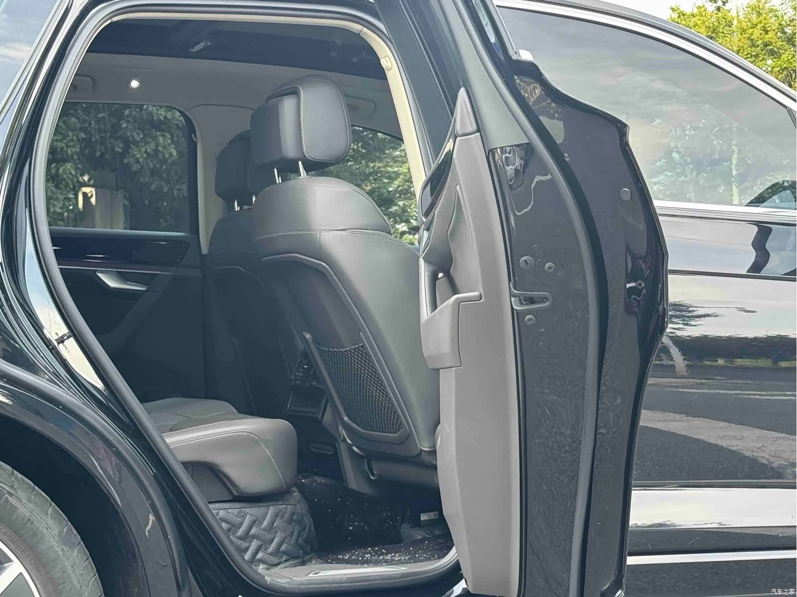 Volkswagen Touareg, 2020 13
