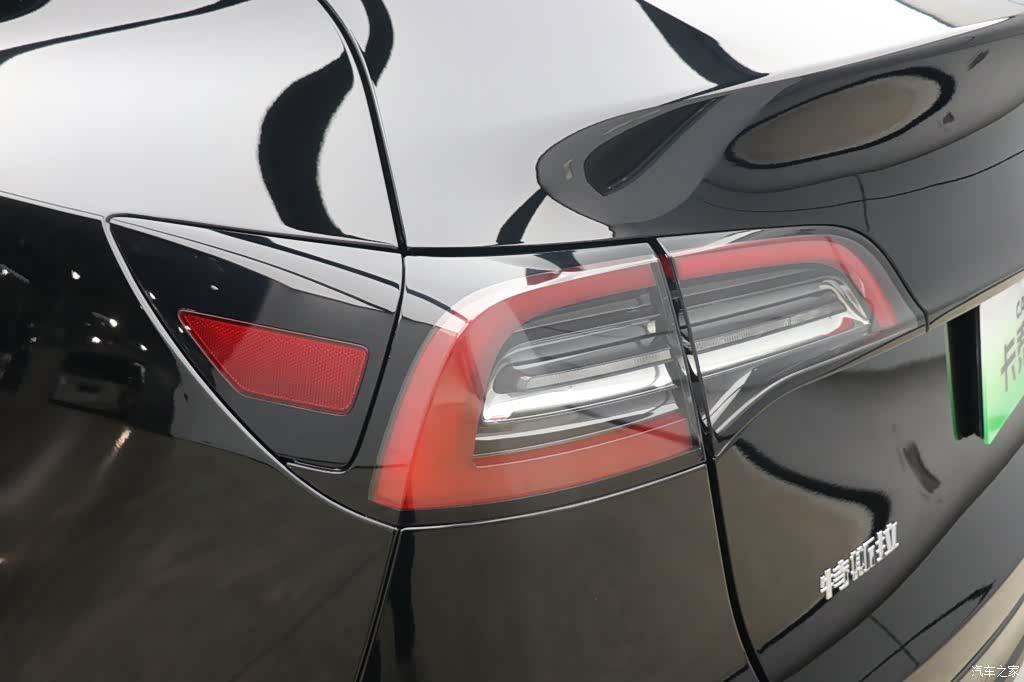 Tesla Model Y, 2024 27