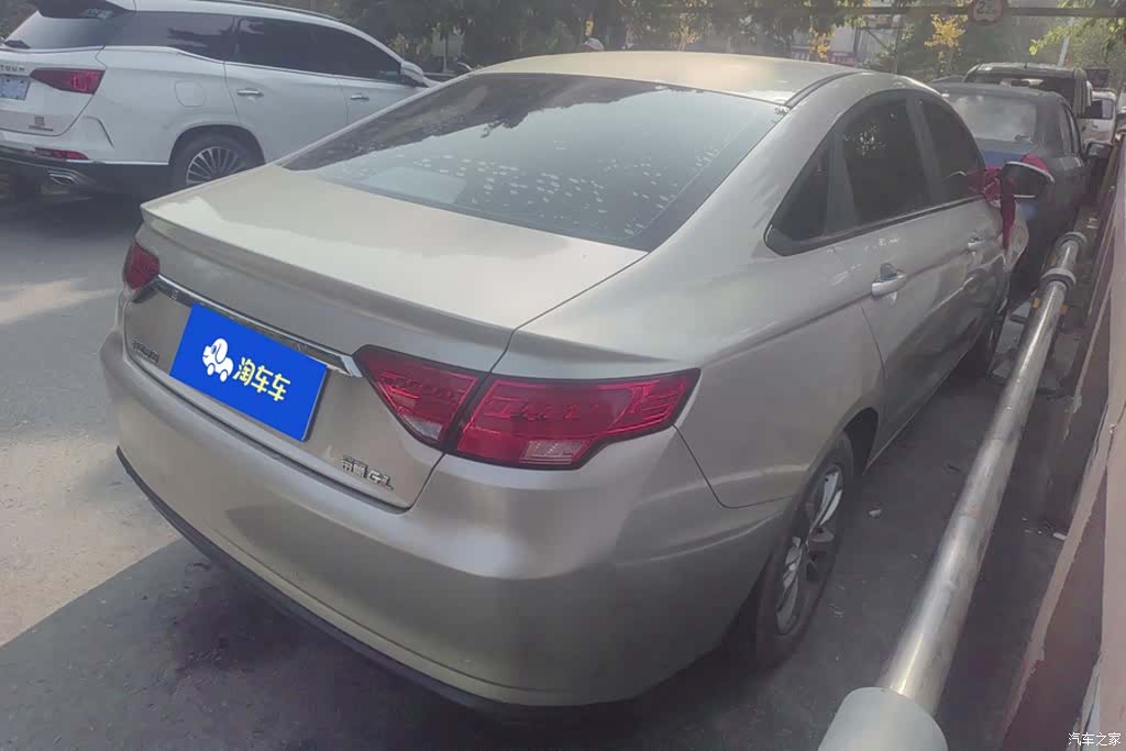 Geely Emgrand, 2021 3