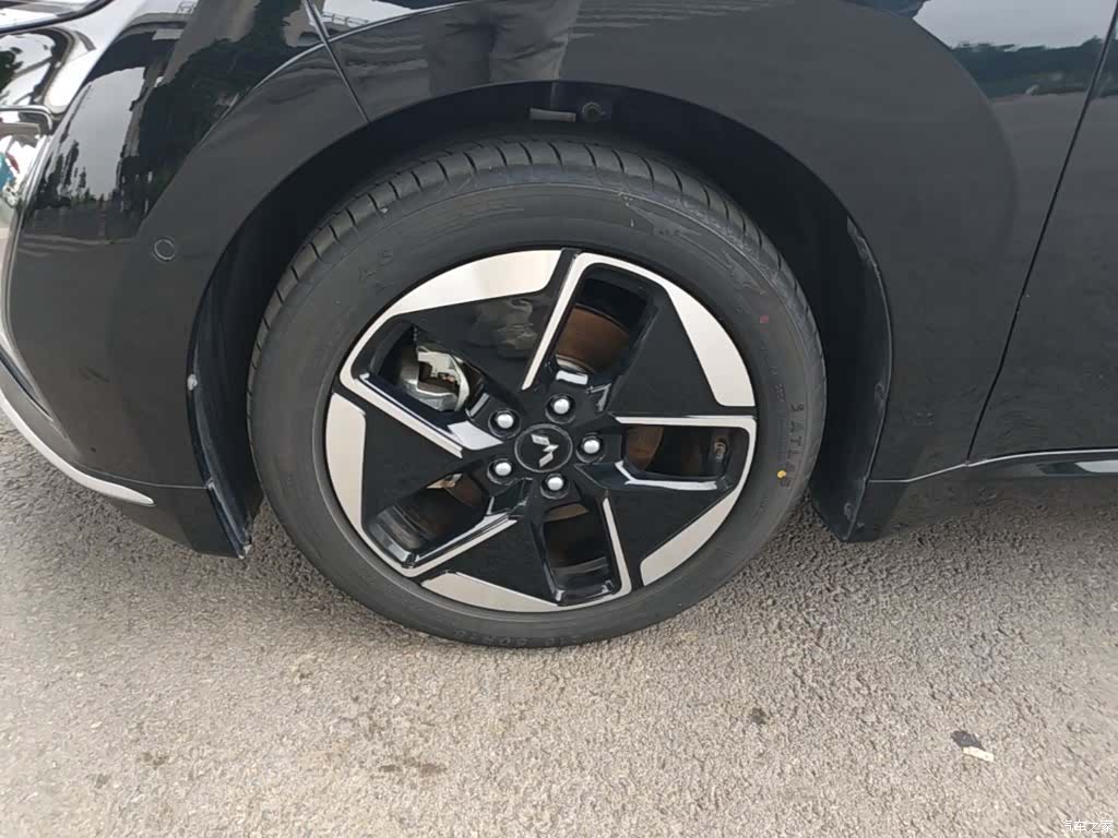 Wuling Starlight, 2025 25