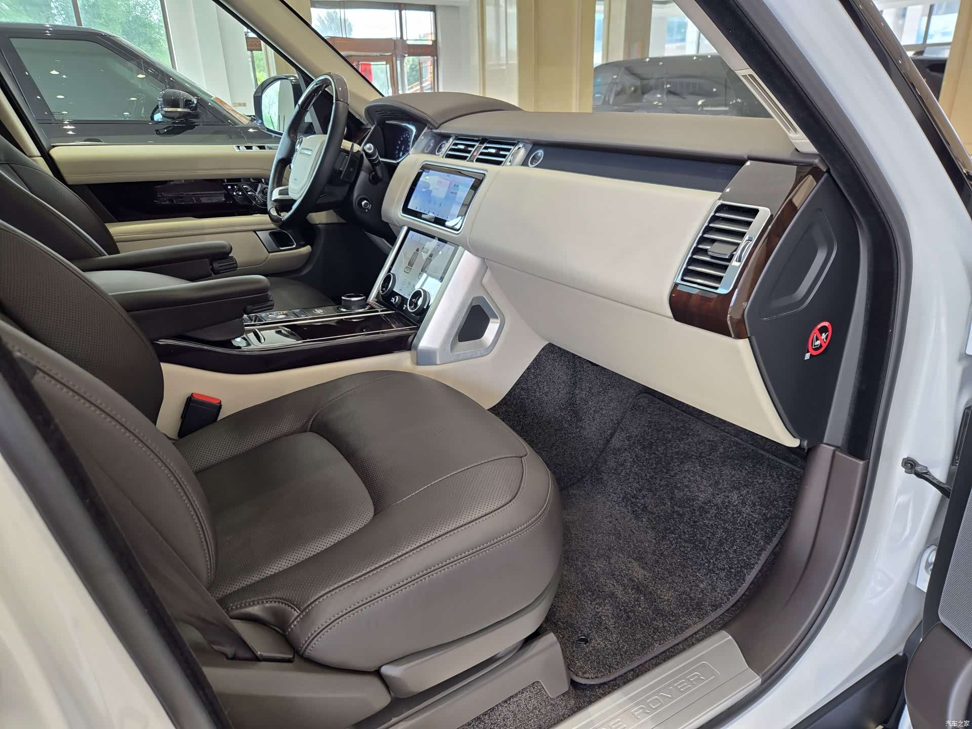 Land Rover Range Rover, 2019 11