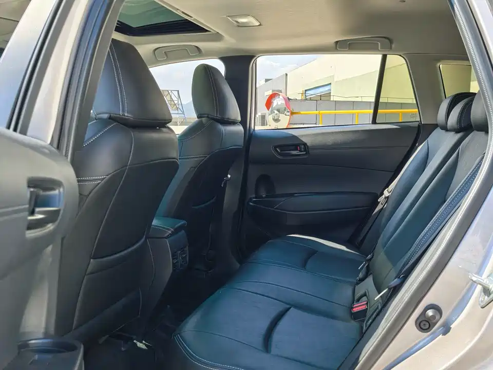 Toyota Corolla Sharp amplifier