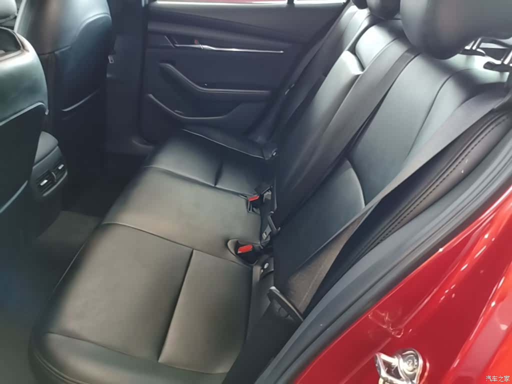 Mazda Mazda3, 2023 17