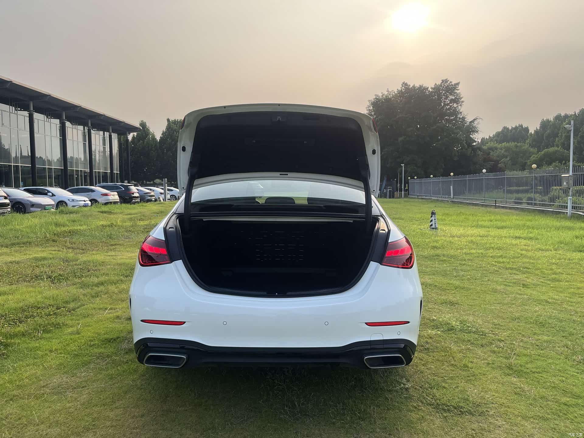 Mercedes-Benz C-Class, 2024 21