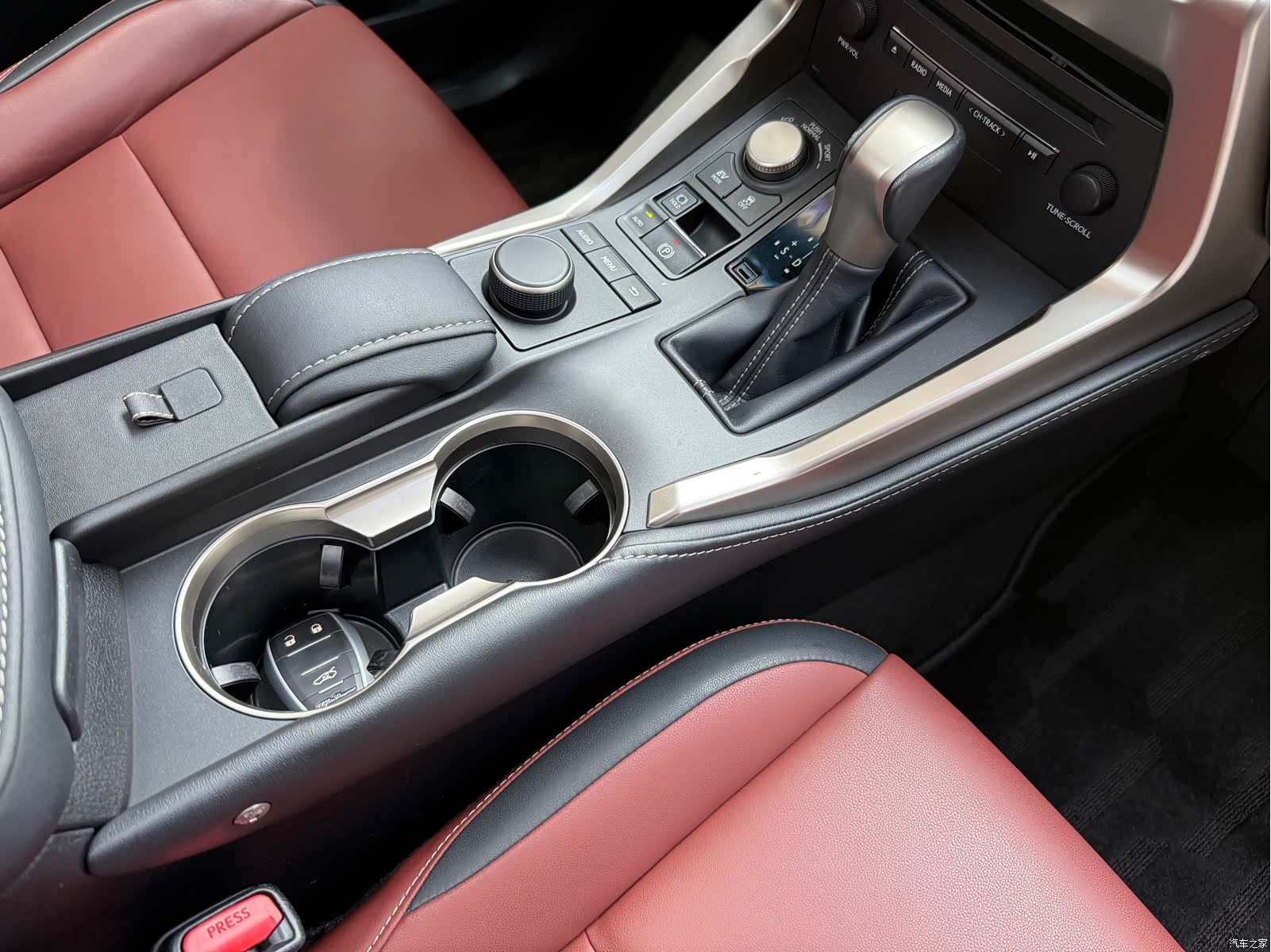 Lexus NX, 2017 18